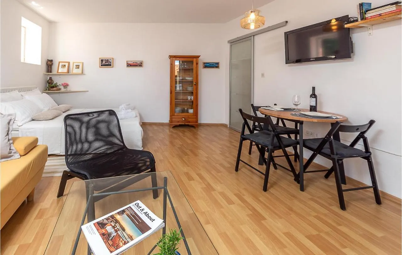 Beautiful Apartment In Rovinj With Kitchen