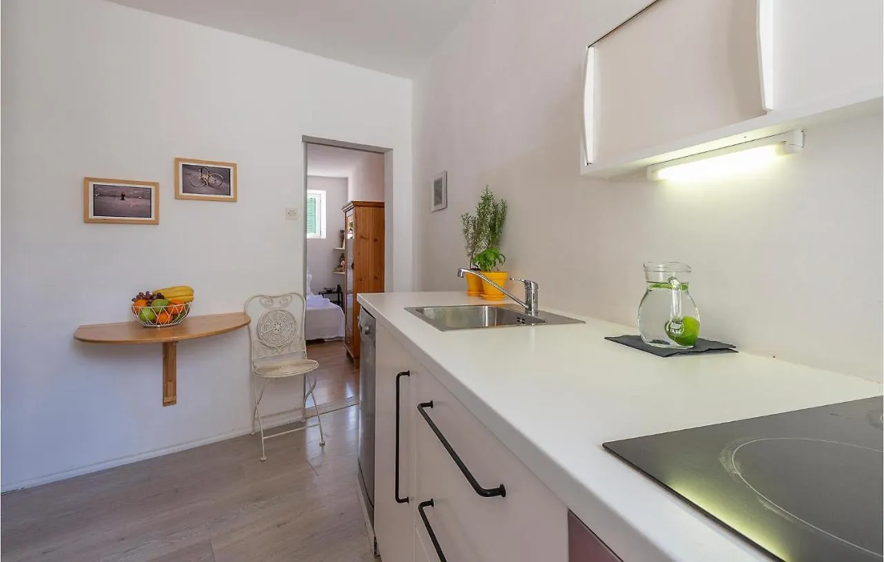 Beautiful Apartment In Rovinj With Kitchen