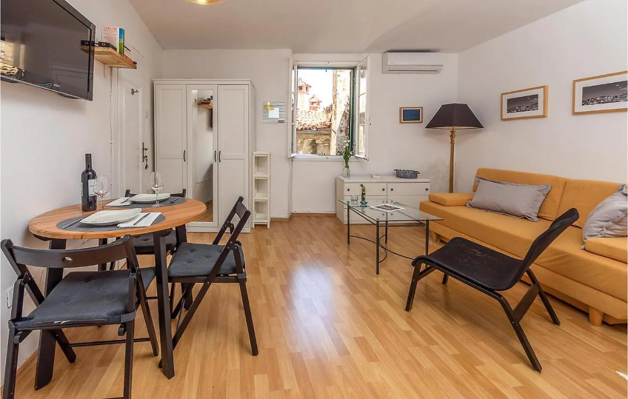 Beautiful Apartment In Rovinj With Kitchen