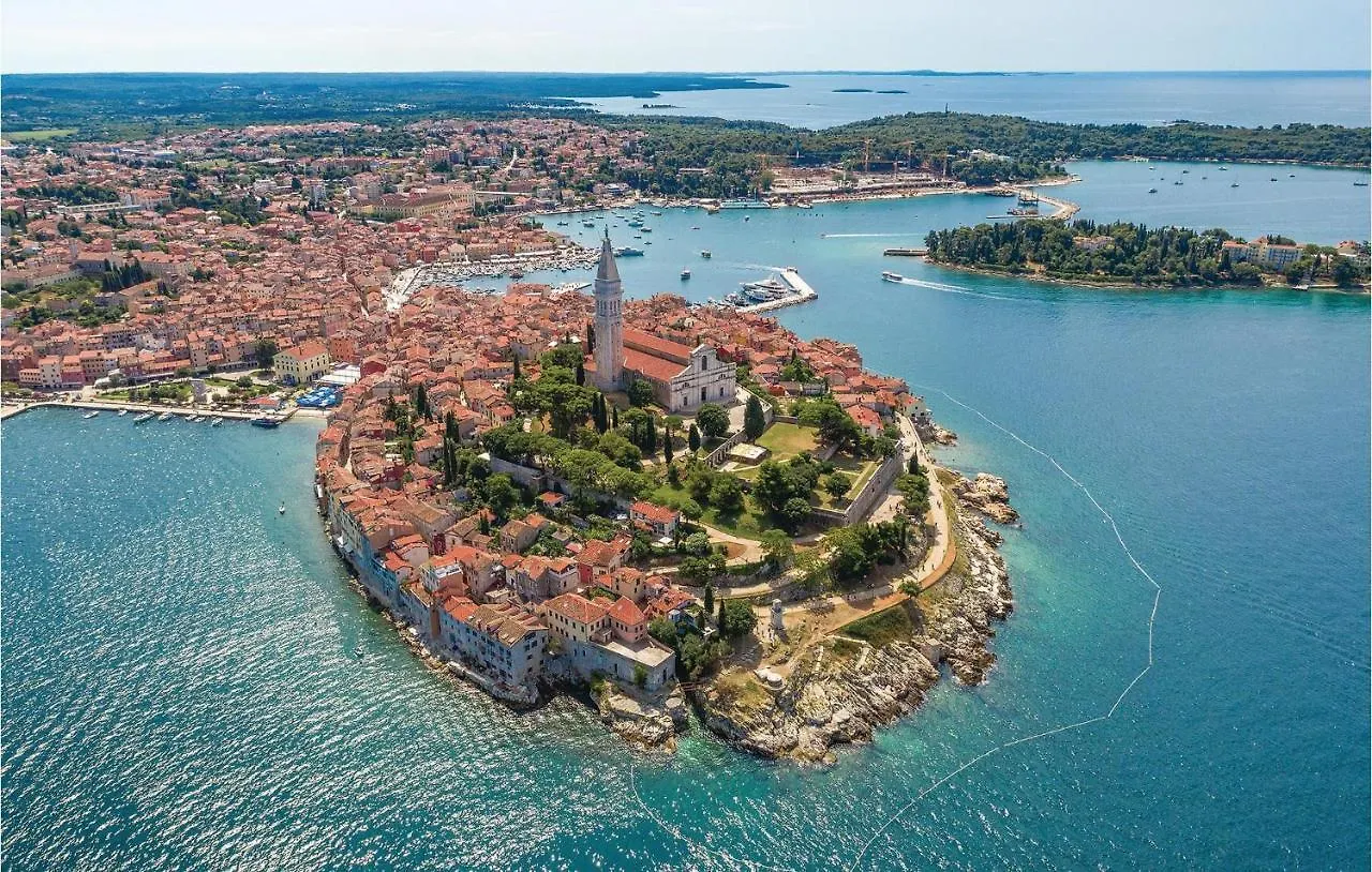 Beautiful Apartment In Rovinj With Kitchen